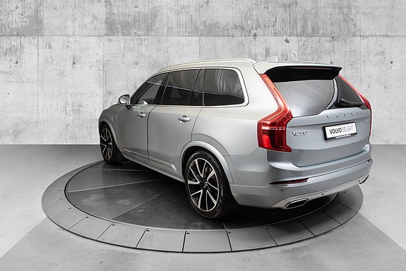 Volvo XC90 5 of 30