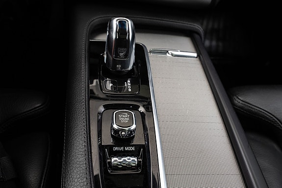 Volvo XC90 21 of 30
