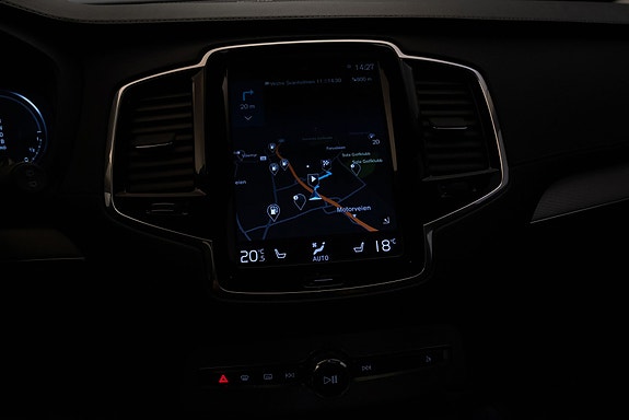 Volvo XC90 19 of 30