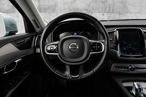 Volvo XC90 27 of 30