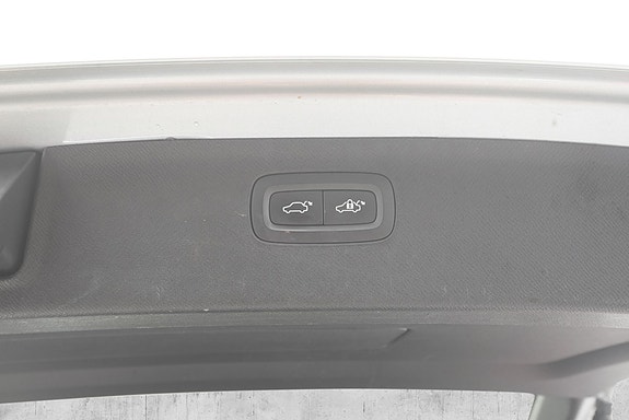 Volvo XC90 11 of 30