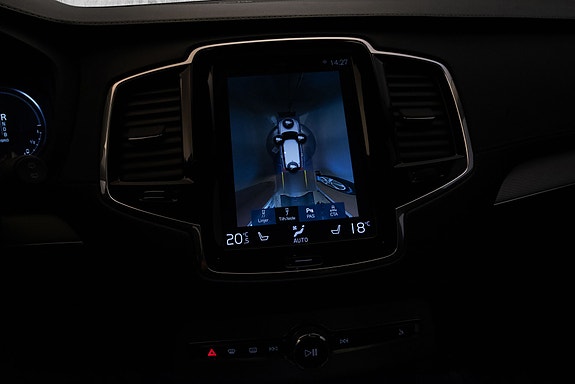 Volvo XC90 16 of 30