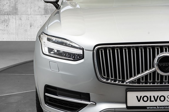 Volvo XC90 3 of 30