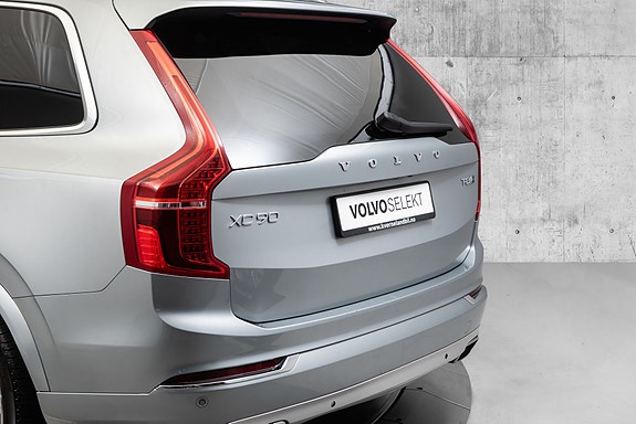 Volvo XC90 6 of 30
