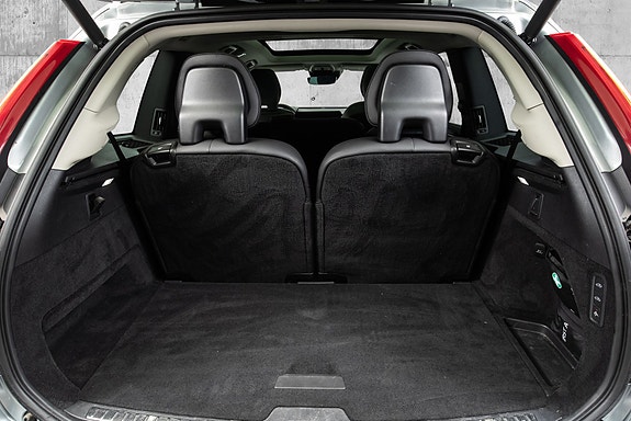 Volvo XC90 9 of 30