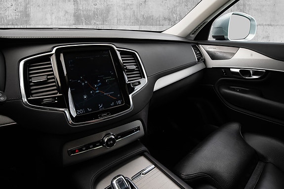 Volvo XC90 20 of 30