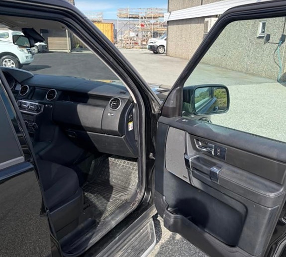 Land Rover Discovery 4 15 of 21