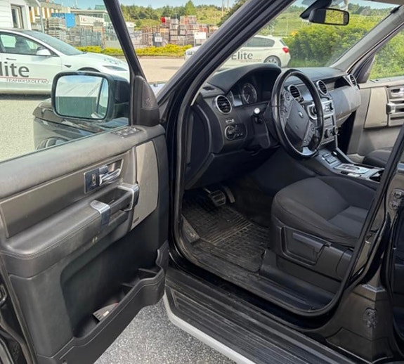 Land Rover Discovery 4 8 of 21