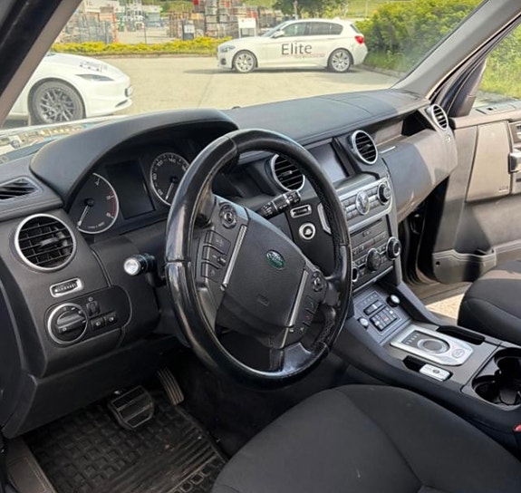 Land Rover Discovery 4 9 of 21