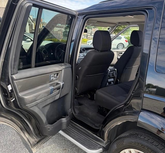 Land Rover Discovery 4 17 of 21