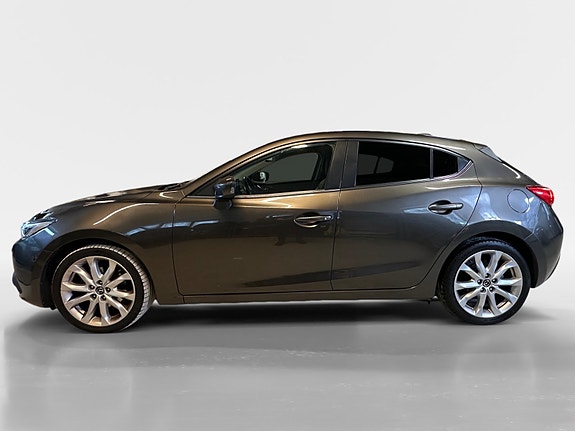 Mazda 3 4 of 5