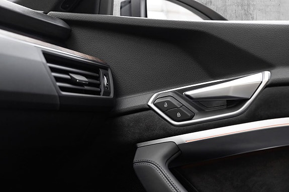 Audi e-tron Sportback 26 of 30