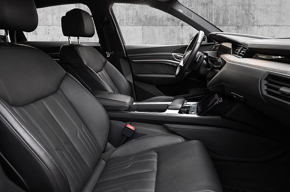 Audi e-tron Sportback 12 of 30