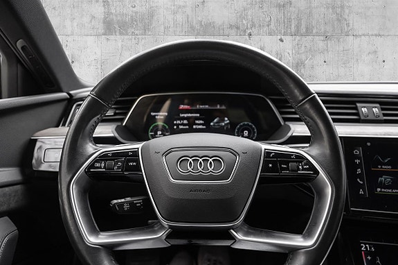 Audi e-tron Sportback 16 of 30