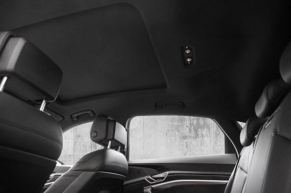 Audi e-tron Sportback 28 of 30