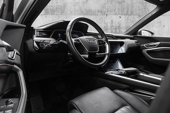 Audi e-tron Sportback 10 of 30