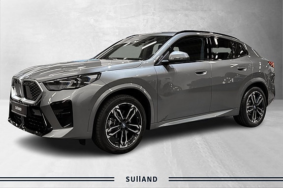 BMW iX2 3 of 26