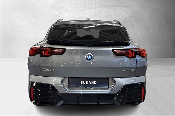BMW iX2 8 of 26