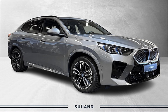 BMW iX2 2 of 26