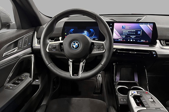 BMW iX2 14 of 26