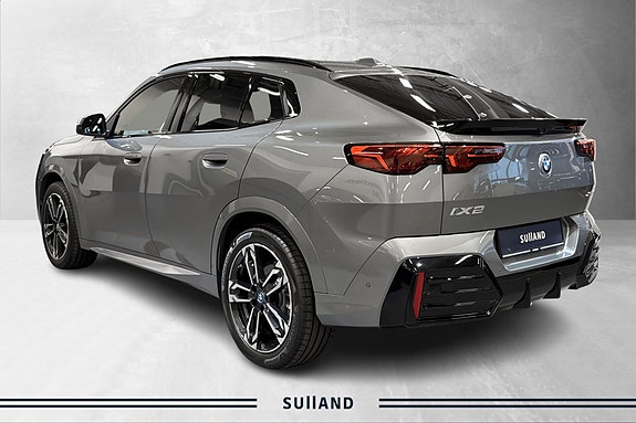 BMW iX2 4 of 26