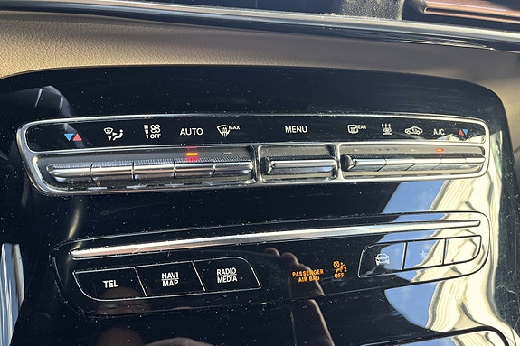 Mercedes-Benz EQC400 15 of 19