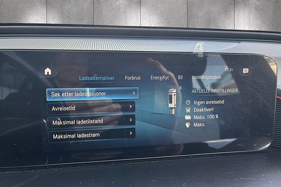 Mercedes-Benz EQC400 17 of 19