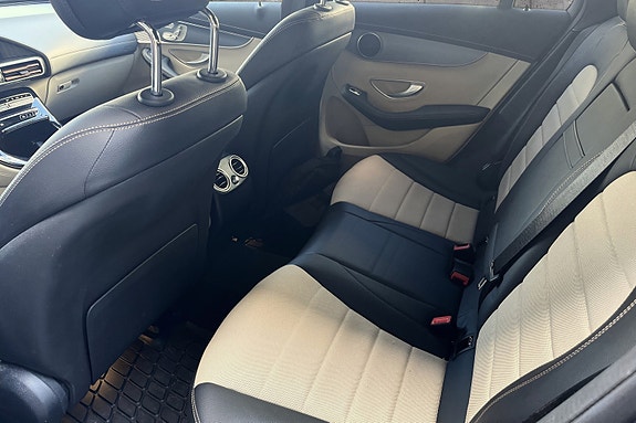 Mercedes-Benz EQC400 18 of 19