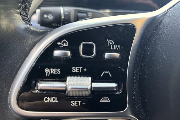 Mercedes-Benz EQC400 10 of 19