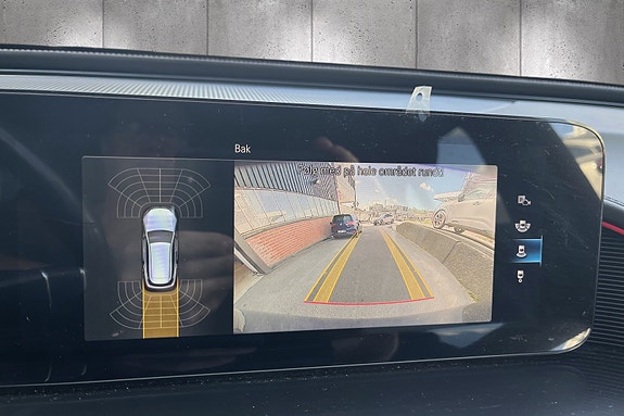 Mercedes-Benz EQC400 14 of 19