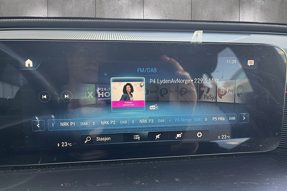 Mercedes-Benz EQC400 12 of 19