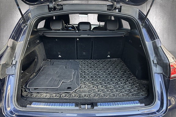 Mercedes-Benz EQC400 19 of 19