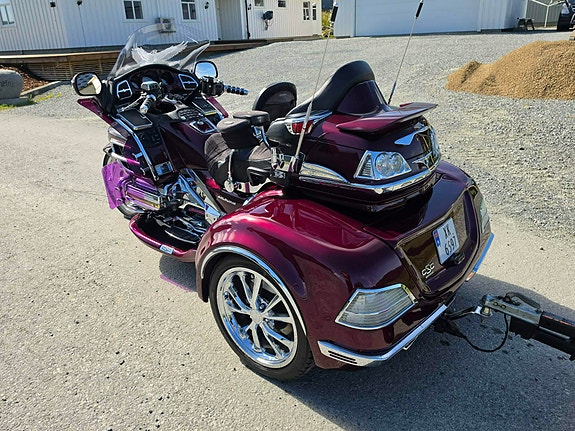 Honda GOLD WING 3 of 9