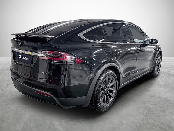 Tesla Model X 4 of 5