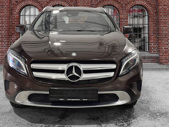 Mercedes-Benz GLA200 d 3 of 5