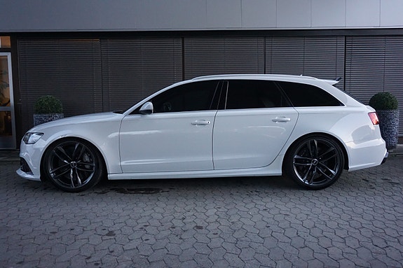 Audi RS6 3 of 25