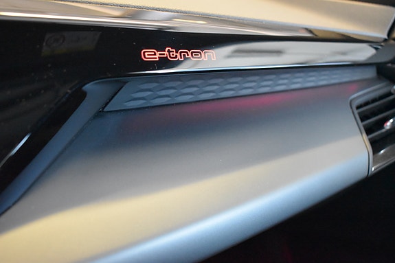 Audi e-tron GT 29 of 30