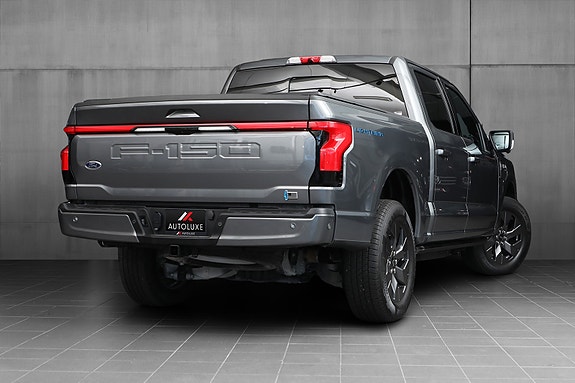 Ford F-150 2 of 5