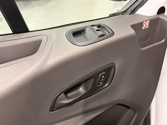 Ford Transit 9 of 30