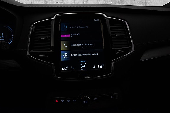 Volvo XC90 15 of 30