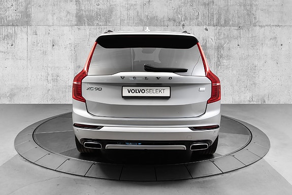 Volvo XC90 8 of 30