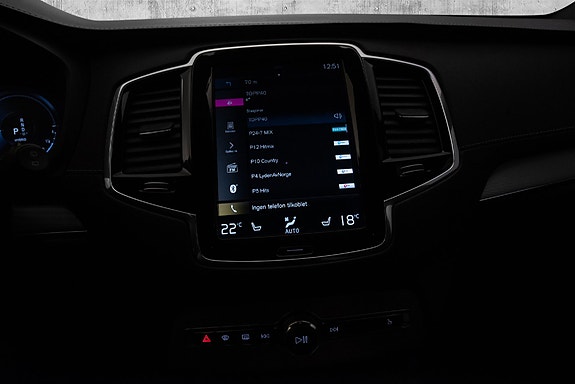 Volvo XC90 16 of 30