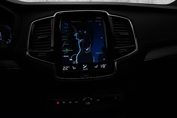 Volvo XC90 17 of 30