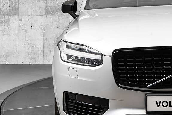 Volvo XC90 3 of 30