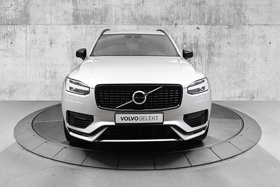 Volvo XC90 4 of 30