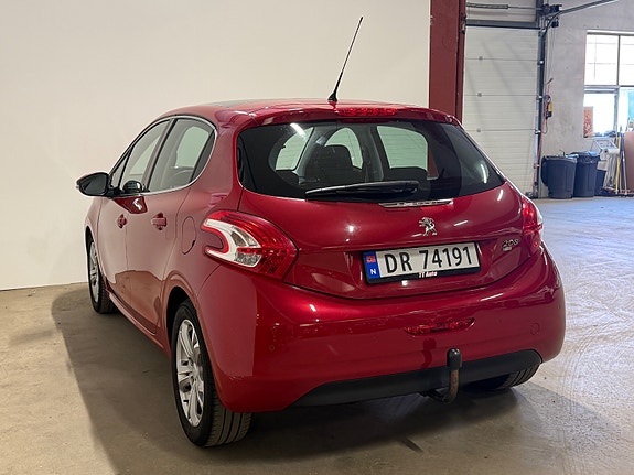 Peugeot 208 11 of 30