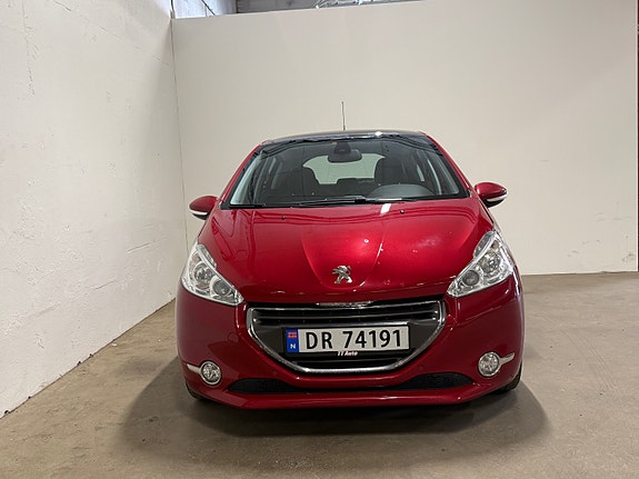 Peugeot 208 3 of 30
