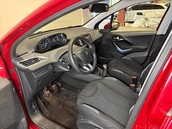 Peugeot 208 18 of 30