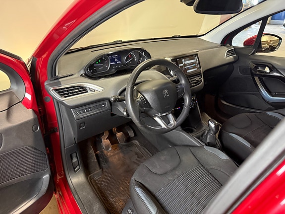 Peugeot 208 15 of 30