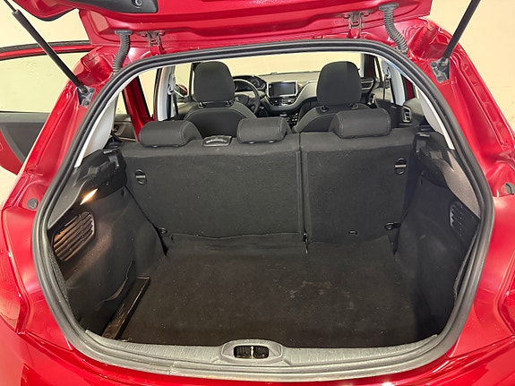 Peugeot 208 28 of 30